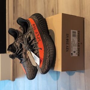 NWT NIB Yeezy 350 V2 Carbel/Stegry/Solred Men's 6 Women's 7.5
